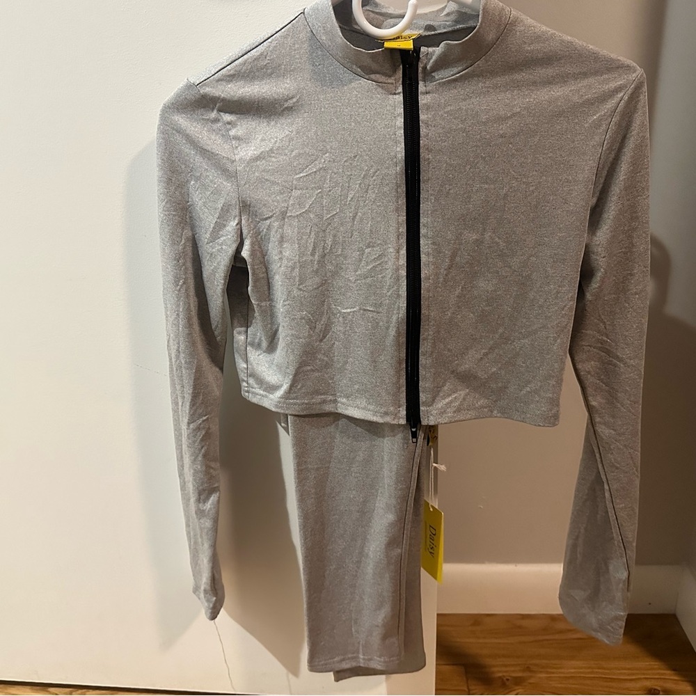 Gray Active Set - Picture 2 of 3